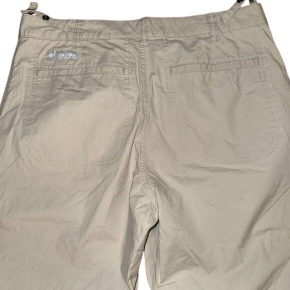 Columbia Women's Tan Capris size 8 lightweight - Picture 3 of 4